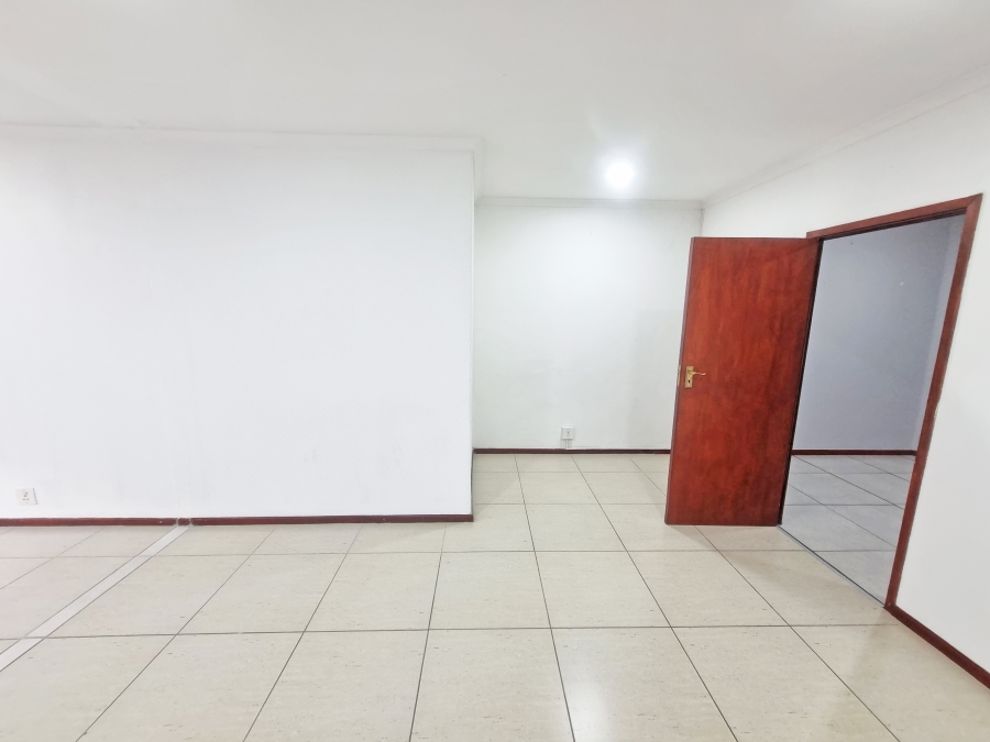 To Let commercial Property for Rent in Montague Gardens Western Cape